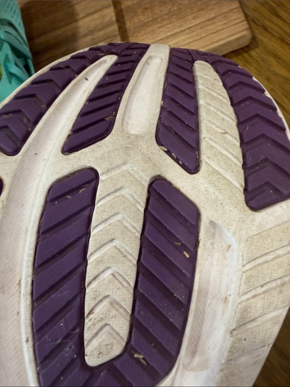 Saucony Women’s Mint Green and Purple Running Shoes - Picture 4 of 5